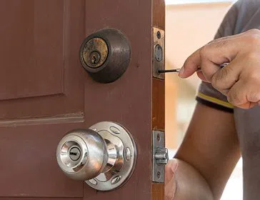 Gallery Locksmith Store Des Moines, IA 515-393-2181 Gallery Locksmith Store Des Moines, IA 515-393-2181 - 7-Lock-Installation